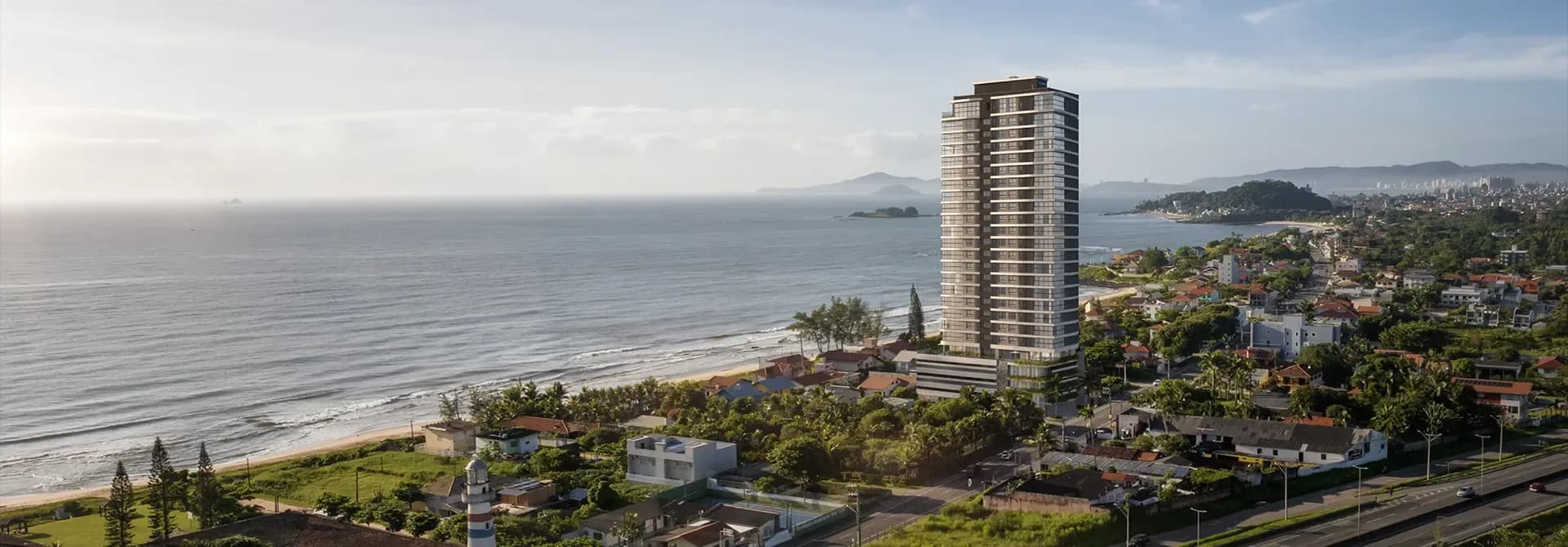 Torre e praia de Itajubá